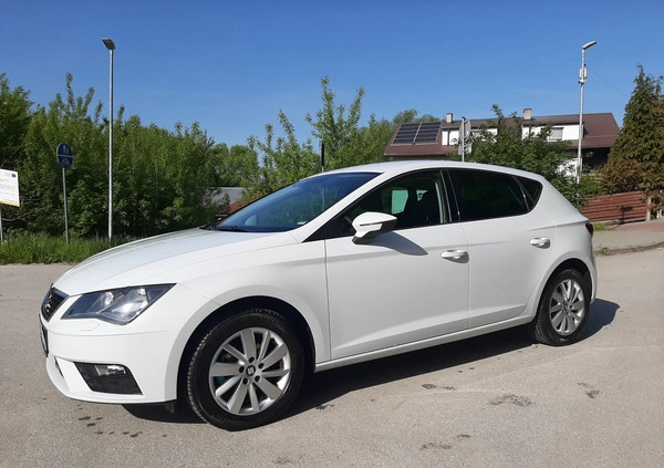 Seat Leon cena 41900 przebieg: 207000, rok produkcji 2017 z Słomniki małe 301